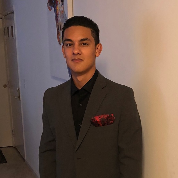 Meet your Posher, Karlos - Picture 1 of 1